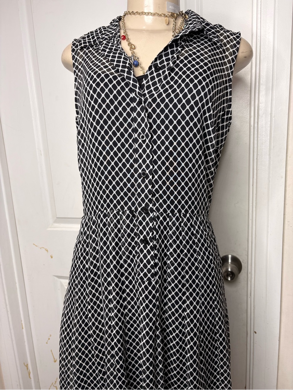 Calvin Klein Sleeveless Black and White Patterned Shirt Dress